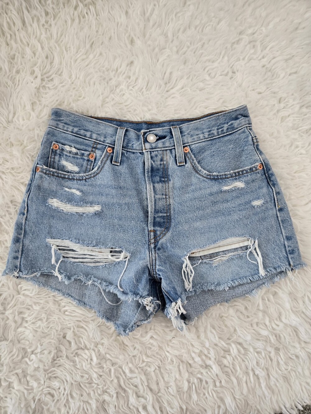 Levi's 501 Cotton Five-pocket style Distressed Raw Hem Button fly Shorts Size 26